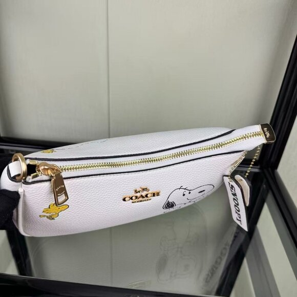 Coach X Peanuts Teri Shoulder Bag With Snoopy - Picture 7 of 8